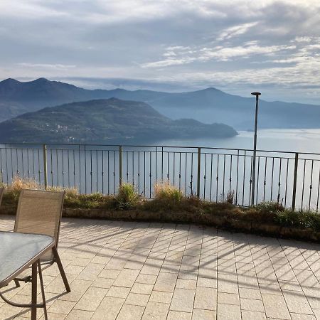Appartamento Grande Terrazza Vista Lago Parzanica Eksteriør billede
