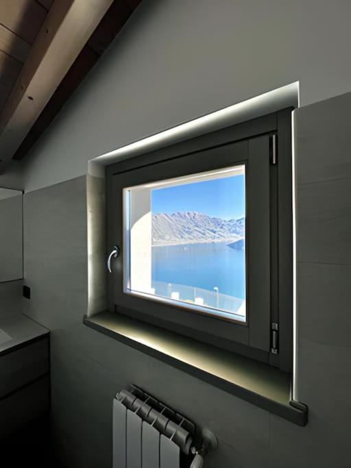 Appartamento Grande Terrazza Vista Lago Parzanica Eksteriør billede