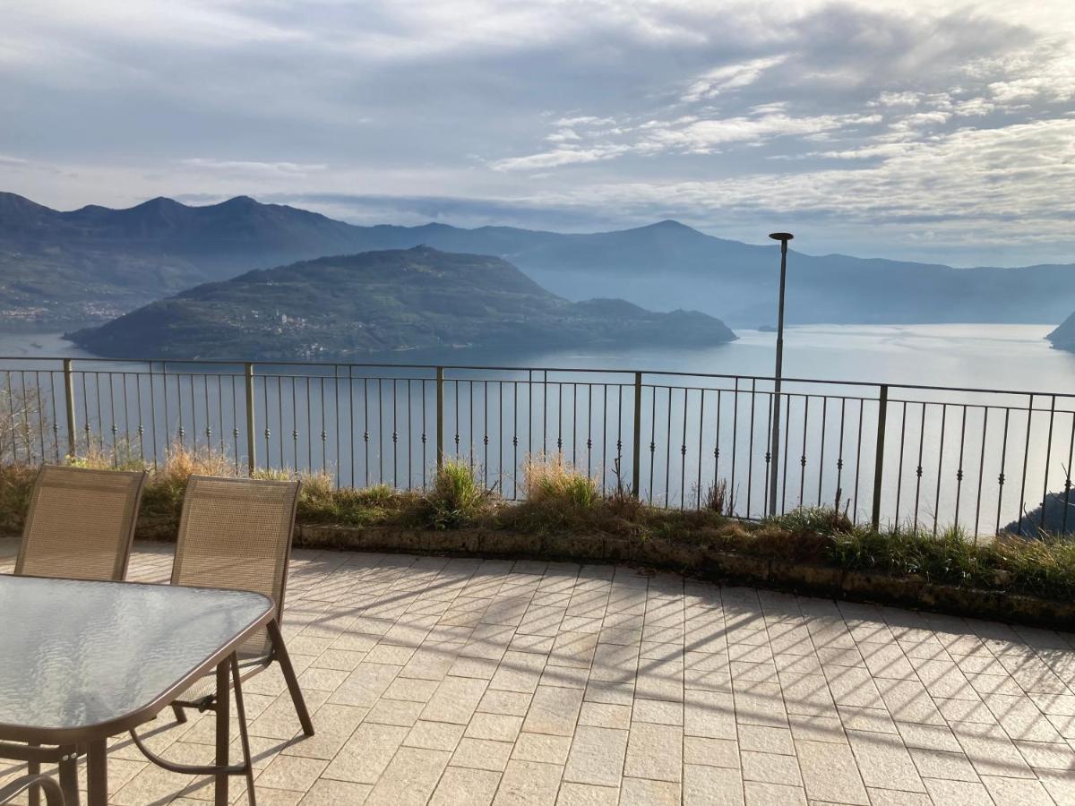 Appartamento Grande Terrazza Vista Lago Parzanica Eksteriør billede