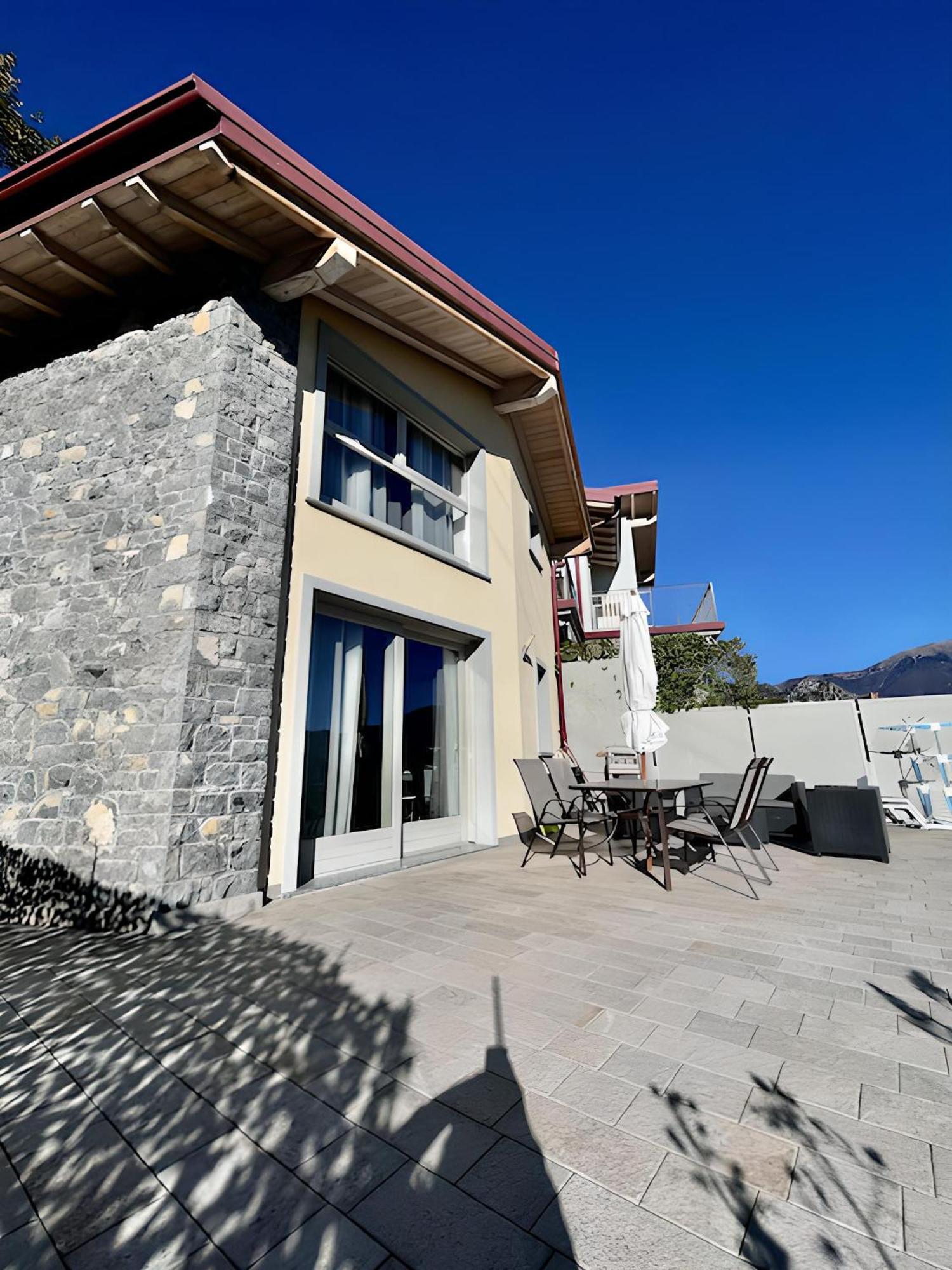 Appartamento Grande Terrazza Vista Lago Parzanica Eksteriør billede