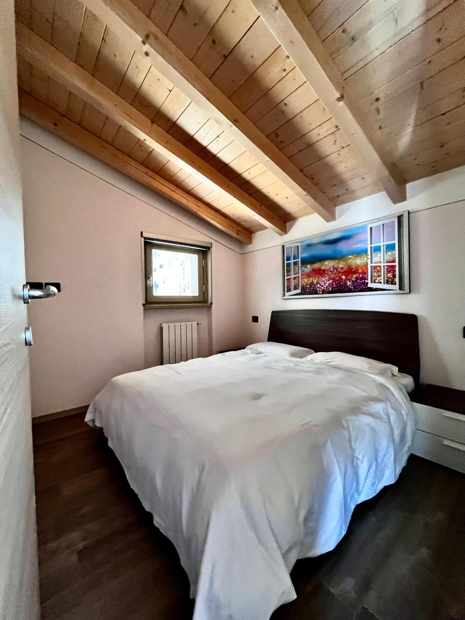 Appartamento Grande Terrazza Vista Lago Parzanica Eksteriør billede