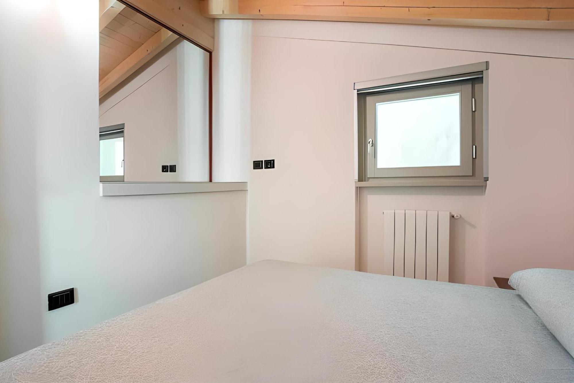 Appartamento Grande Terrazza Vista Lago Parzanica Eksteriør billede